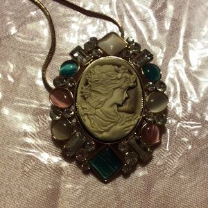 woman cameo pendant & necklace